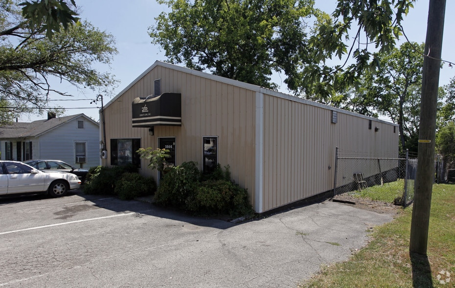 2505 Eugenia Ave, Nashville, TN à vendre - Photo principale - Image 1 de 9
