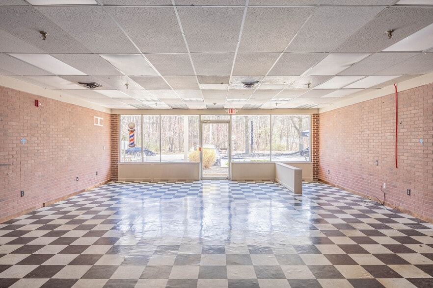 439 Littleton Rd, Westford, MA for lease - Building Photo - Image 3 of 17