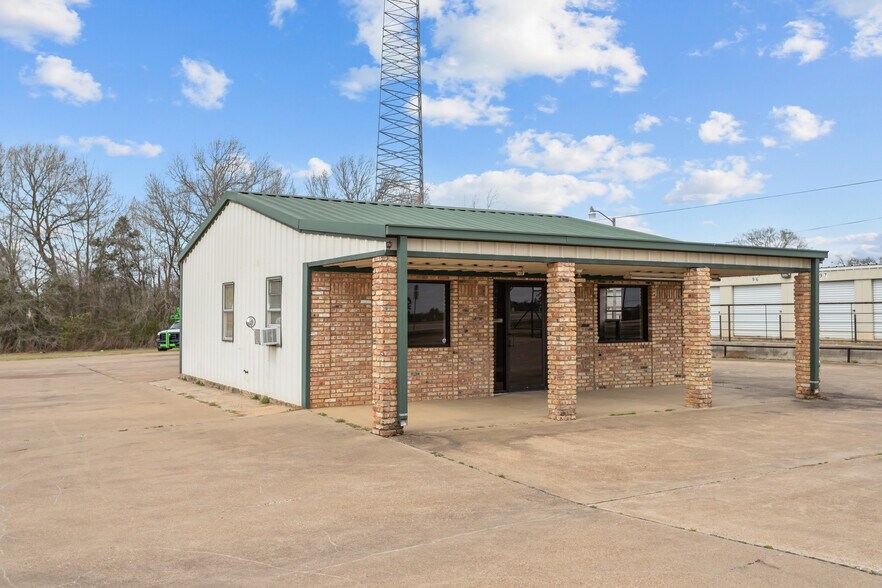 1504 E Loop 304, Crockett, TX à vendre - Photo du bâtiment - Image 3 de 36