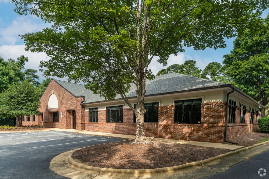 1520 E Franklin St, Chapel Hill, NC for sale - Building Photo - Image 1 of 20