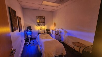 2501 N Green Valley Pky, Henderson, NV for lease Interior Photo- Image 2 of 6