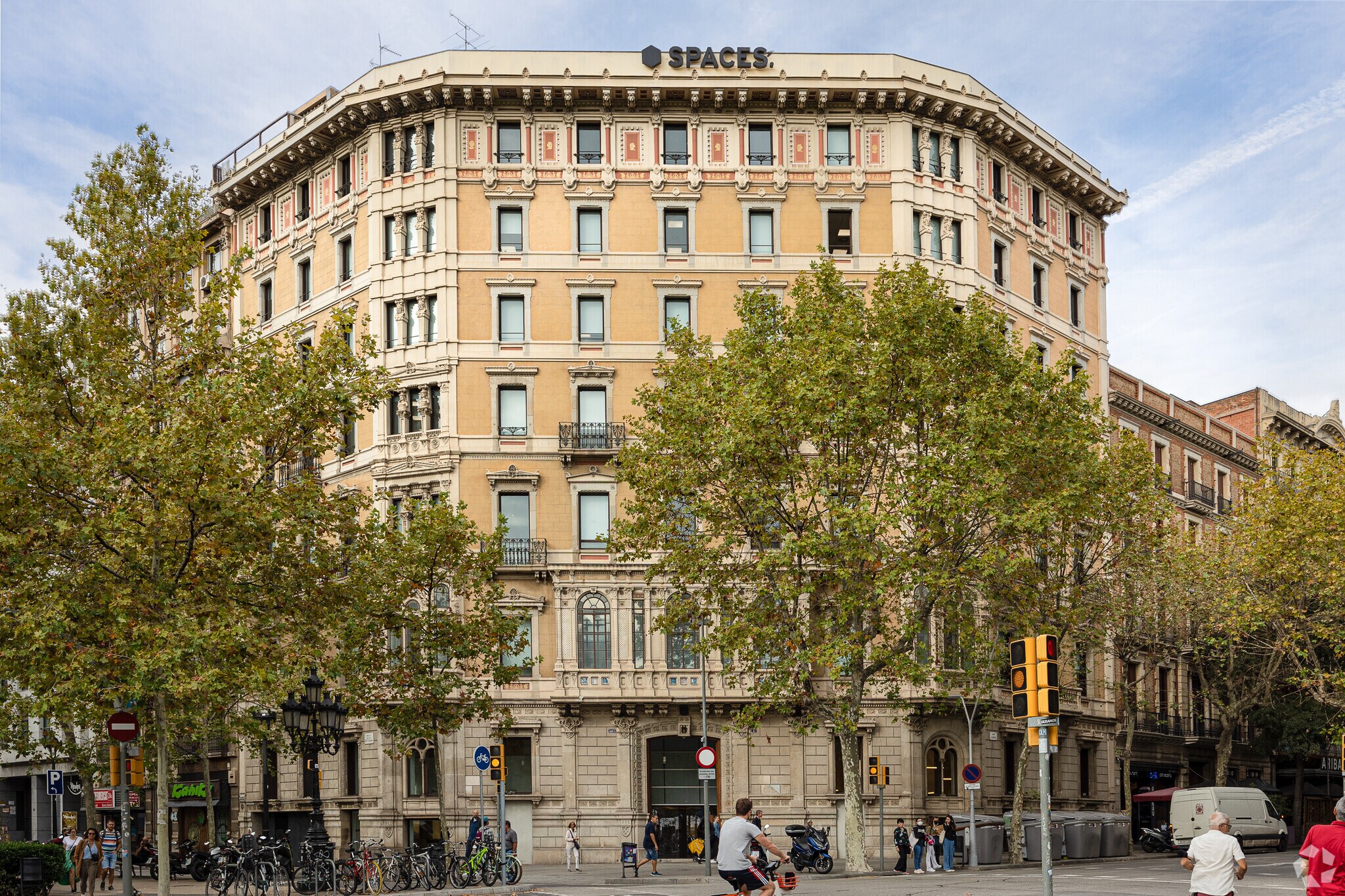 Gran Vía Corts Catalanes, 583, Barcelona, Barcelona for lease Primary Photo- Image 1 of 10