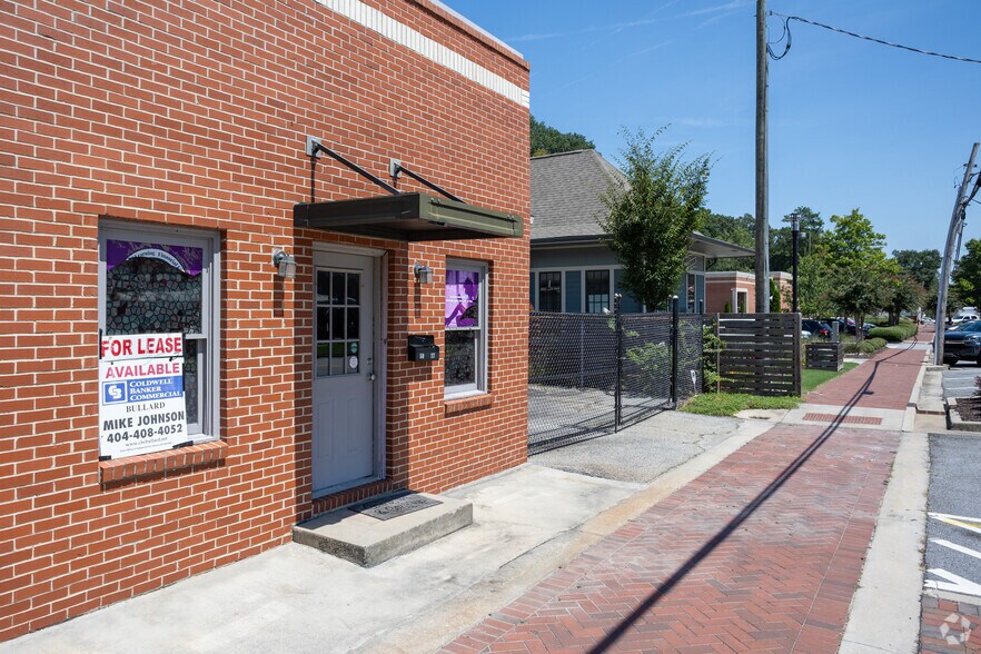 5077 Union St, Union City, GA à louer - Photo du bâtiment - Image 3 de 4