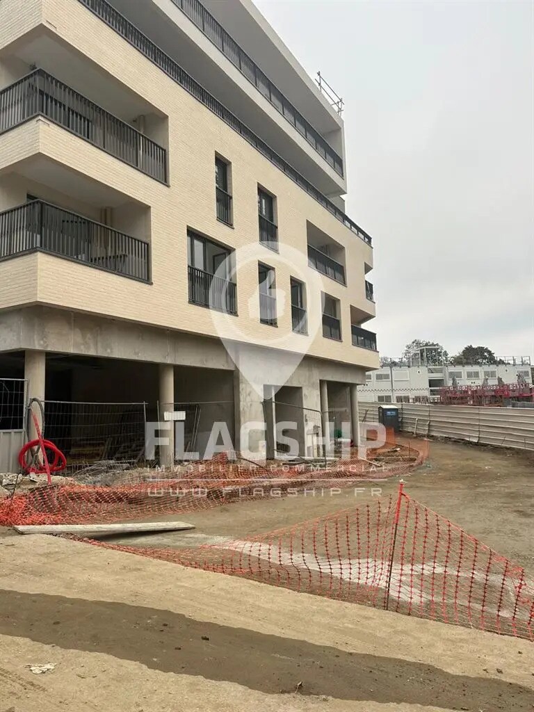 Commerce de détail dans Sucy-en-Brie à louer Photo du bâtiment- Image 1 de 7