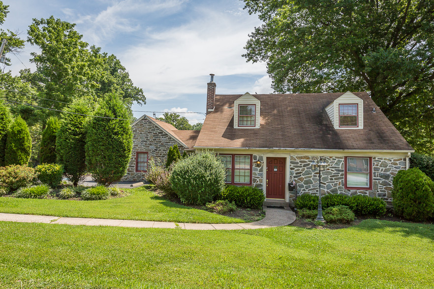 5057 Sylvia Rd, Drexel Hill, PA à vendre - Photo du bâtiment - Image 1 de 1