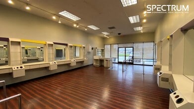 27613-27677 Bouquet Canyon Rd, Saugus, CA for lease Building Photo- Image 2 of 4