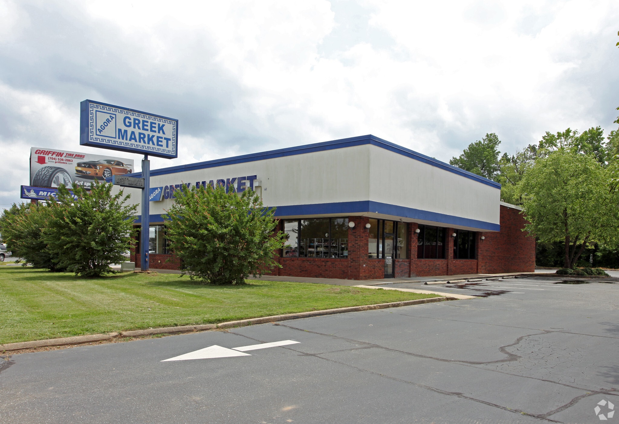 E Independence Blvd Portfolio - ±2 Acres portfolio of 3 properties for sale on LoopNet.ca Primary Photo- Image 1 of 4