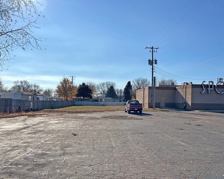 1901 W Burnside St, Sioux Falls, SD à vendre - Photo du bâtiment - Image 2 de 14