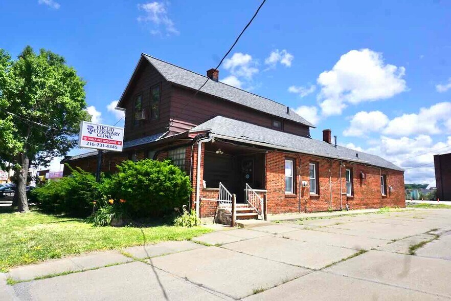 25580 Lakeland Blvd, Euclid, OH à vendre - Photo principale - Image 1 de 22