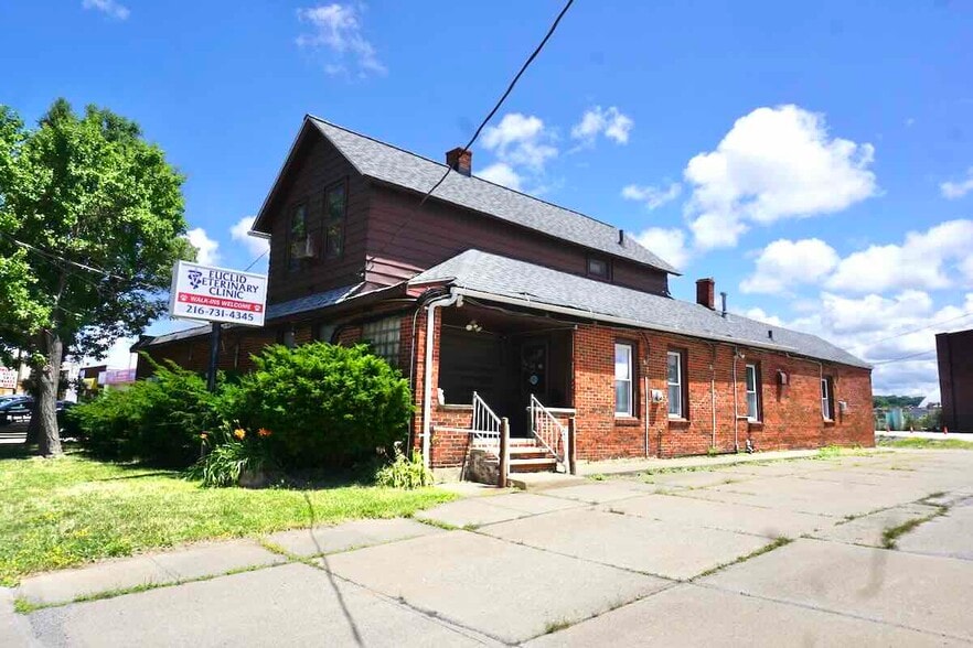 25580 Lakeland Blvd, Euclid, OH for sale - Primary Photo - Image 1 of 22