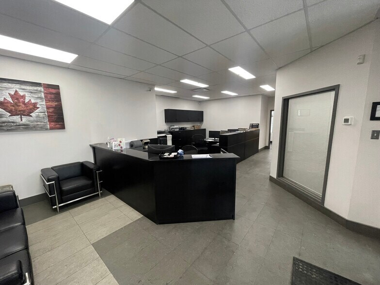 9625 58 Av NW, Edmonton, AB à vendre - Photo du bâtiment - Image 2 de 4