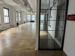 202 W 40th St, New York, NY for lease Building Photo- Image 2 of 5