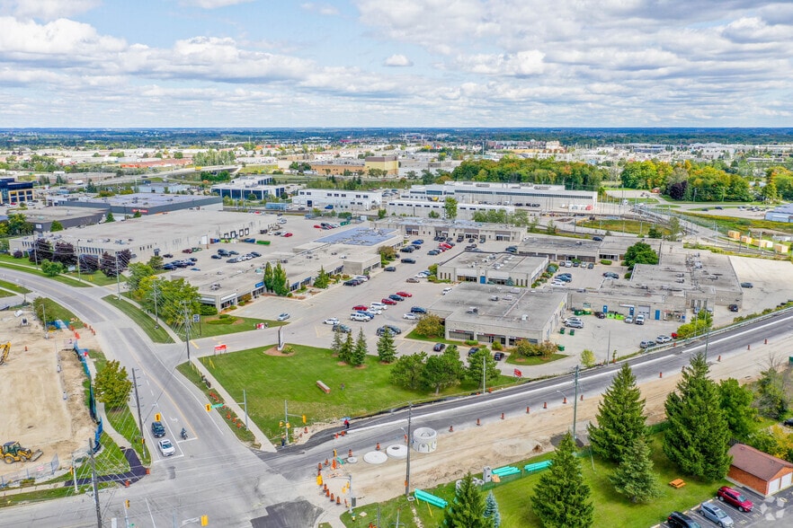 550B Parkside Dr, Waterloo, ON à louer - Aérien - Image 3 de 5