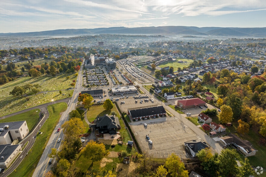 205 Easy St, Uniontown, PA à louer - Photo du bâtiment - Image 2 de 16
