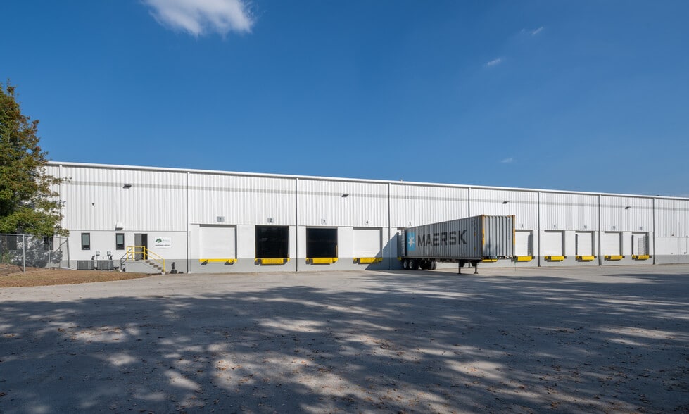 198 Gulfstream Rd, Savannah, GA for lease - Building Photo - Image 3 of 14