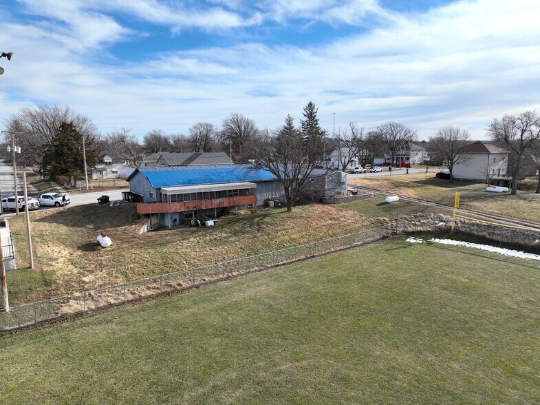 202 Ash St, Pleasant Dale, NE à vendre - Photo du bâtiment - Image 3 de 4