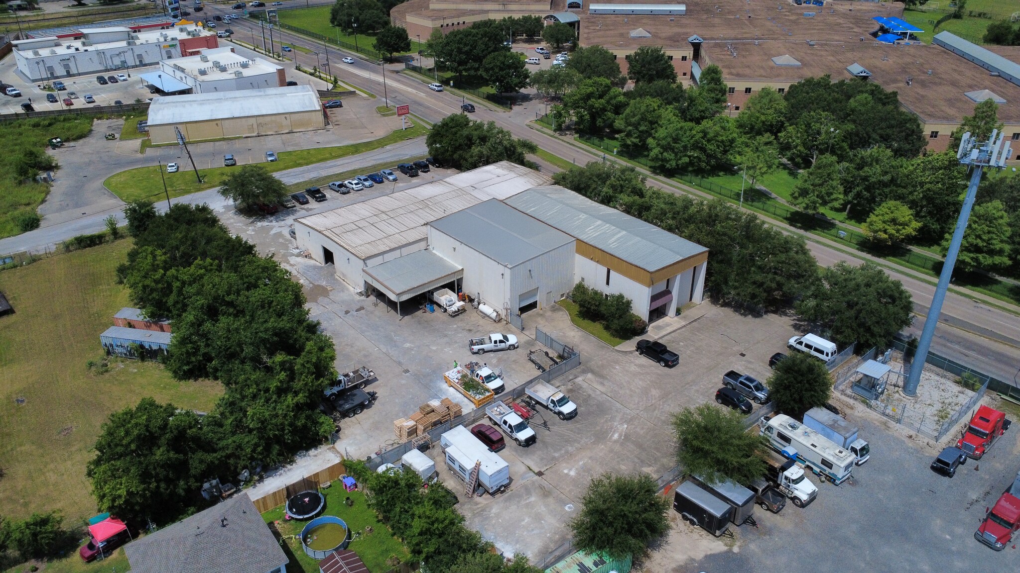 8600 Howard Dr, Houston, TX à vendre Photo du bâtiment- Image 1 de 6