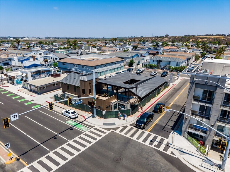 6302 W Coast Hwy, Newport Beach, CA à louer - Photo du bâtiment - Image 2 de 15