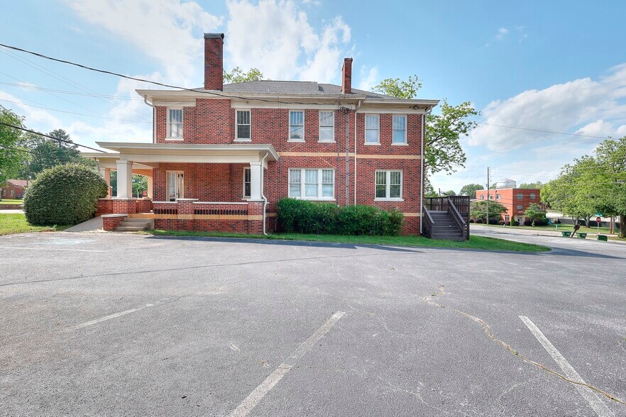 338 N Broad St, Monroe, GA à vendre - Photo du bâtiment - Image 2 de 50