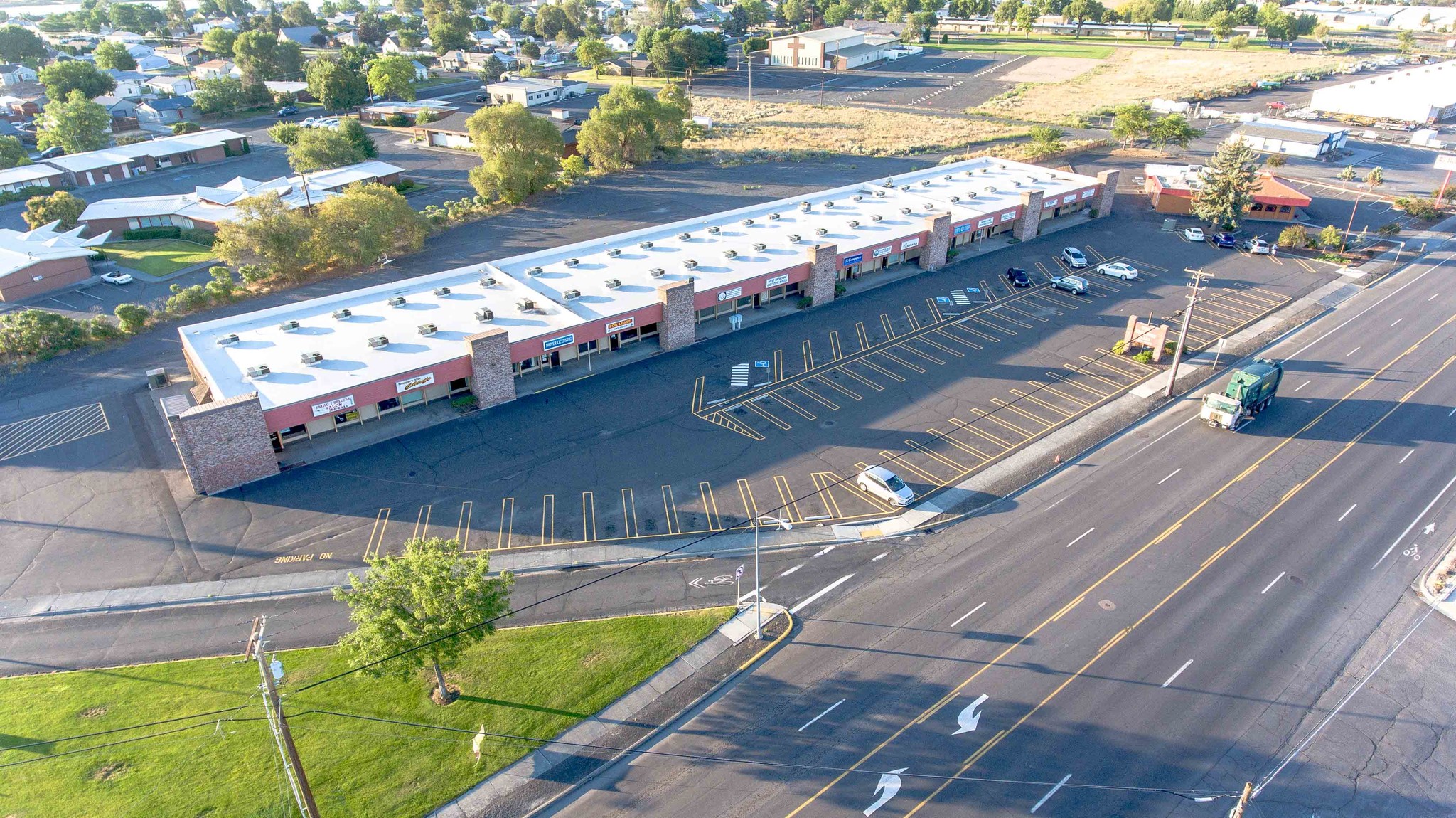 1001-1065 W Broadway Ave, Moses Lake, WA for sale Building Photo- Image 1 of 1