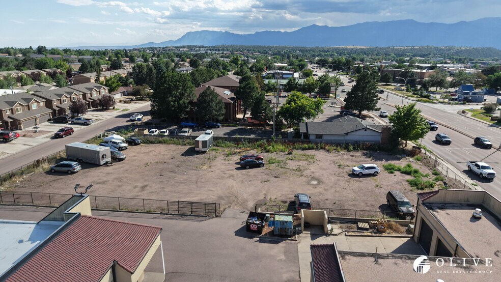 4335 Austin Bluffs Pky, Colorado Springs, CO for lease - Building Photo - Image 2 of 12