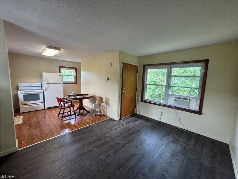 3043 Niles Rd SE, Warren, OH à vendre - Photo du bâtiment - Image 3 de 12