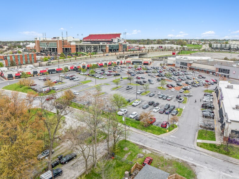 3109-3141 S 2nd St, Louisville, KY à louer - Photo du bâtiment - Image 3 de 7