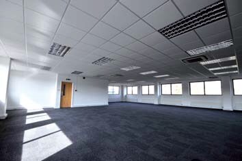 Lime Tree Way, Chineham à louer - Photo du bâtiment - Image 2 de 4