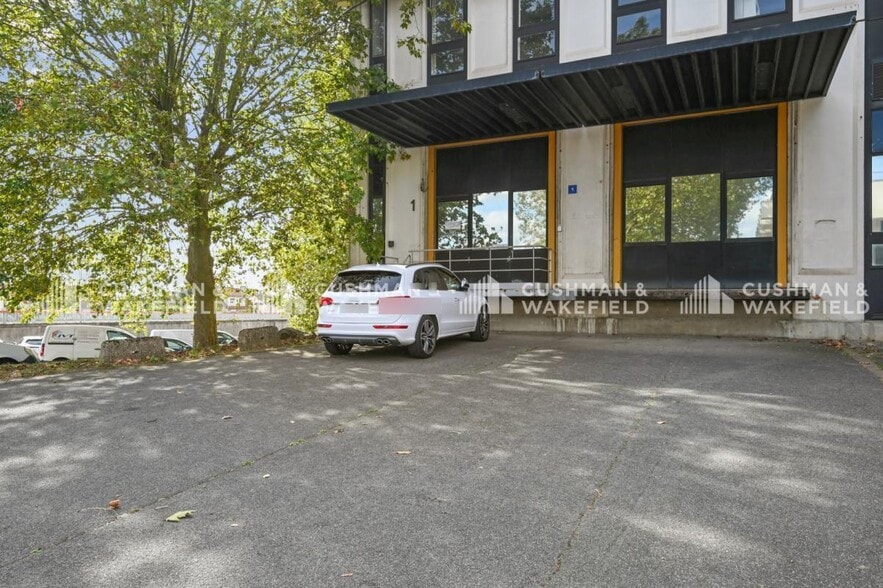 Flex in Rungis for lease - Building Photo - Image 3 of 13
