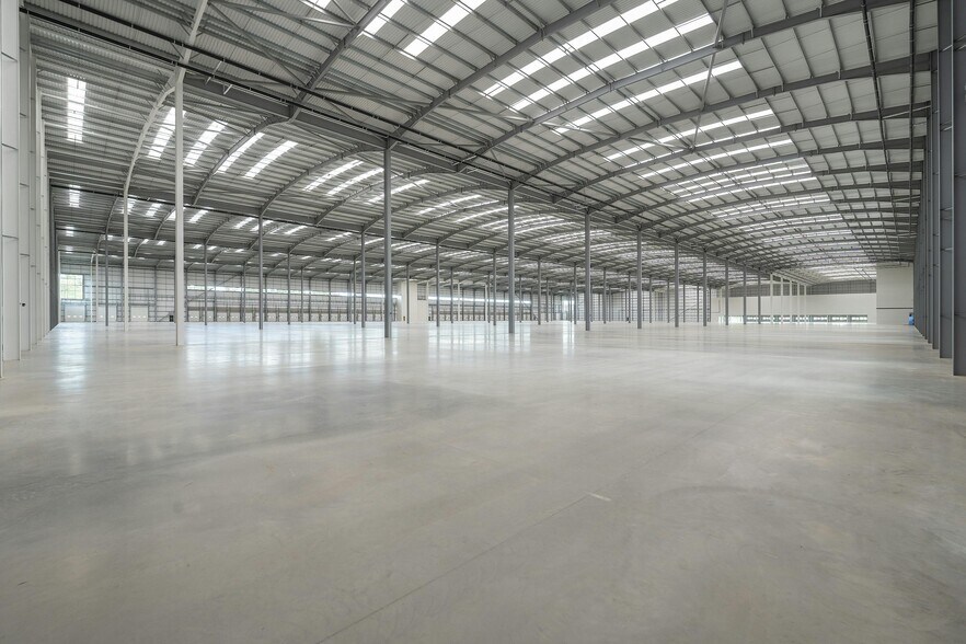 Aveling Way, Worksop for lease - Building Photo - Image 3 of 5