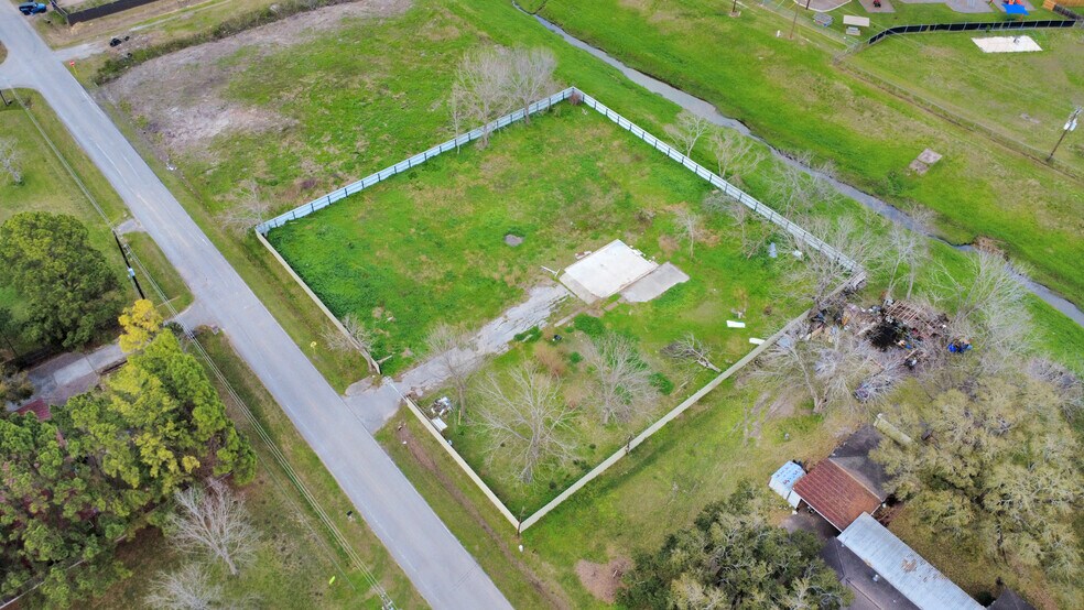 12033 Bedford St, Houston, TX à vendre - Photo du bâtiment - Image 3 de 22