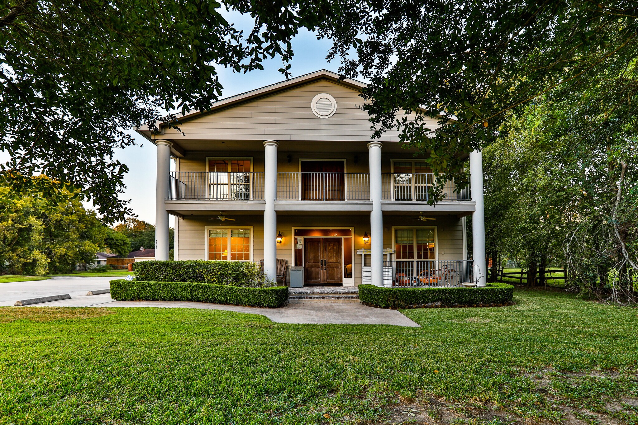 1905 Dowling Dr, Richmond, TX for sale Primary Photo- Image 1 of 37