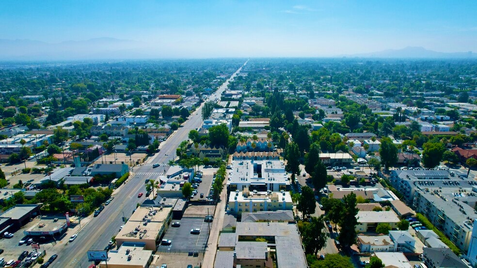 14317 Friar St, Van Nuys, CA for sale - Building Photo - Image 3 of 16
