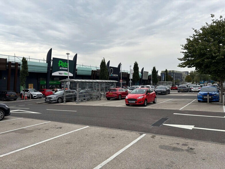 Station Rd, Filton à louer - Photo du bâtiment - Image 2 de 2