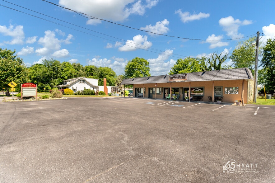 1466 Snug Harbor Rd, Shady Side, MD à vendre - Photo principale - Image 1 de 20