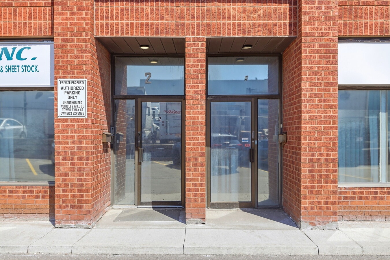 2074 Steeles Ave E, Brampton, ON L6T 1A7 - Unité 3 -  - Autre - Image 1 of 2