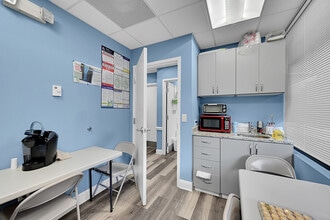 7100 W Camino Real, Boca Raton, FL à louer Photo intérieure- Image 2 de 17