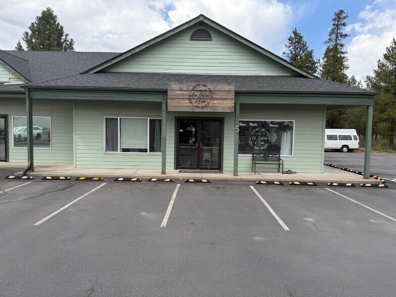 16493 Bluewood Pl, La Pine, OR à vendre - Photo du bâtiment - Image 3 de 7