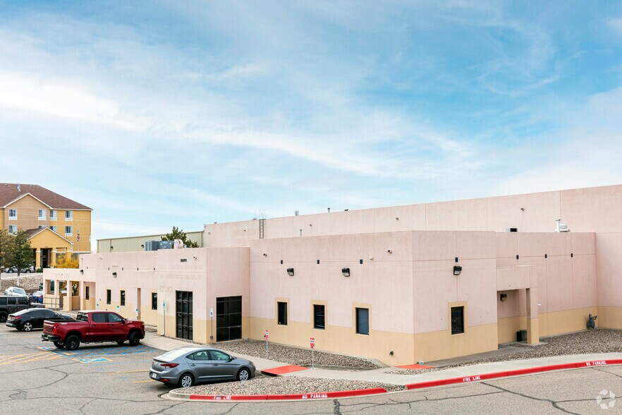 3041 University Blvd SE, Albuquerque, NM à louer - Photo du bâtiment - Image 3 de 4