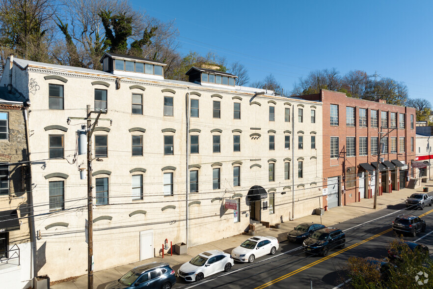 3901 Main St, Philadelphia, PA for lease - Building Photo - Image 2 of 6