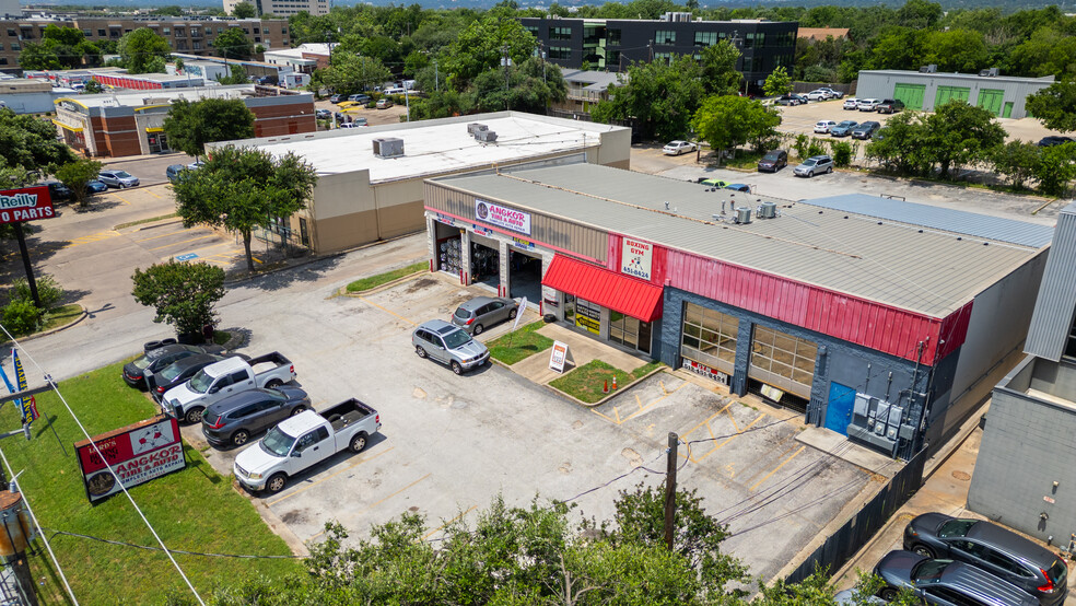 5528 N Lamar Blvd, Austin, TX for lease - Building Photo - Image 3 of 27