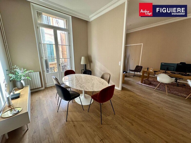 13 Rue Aude, Aix-en-Provence for lease - Interior Photo - Image 2 of 11