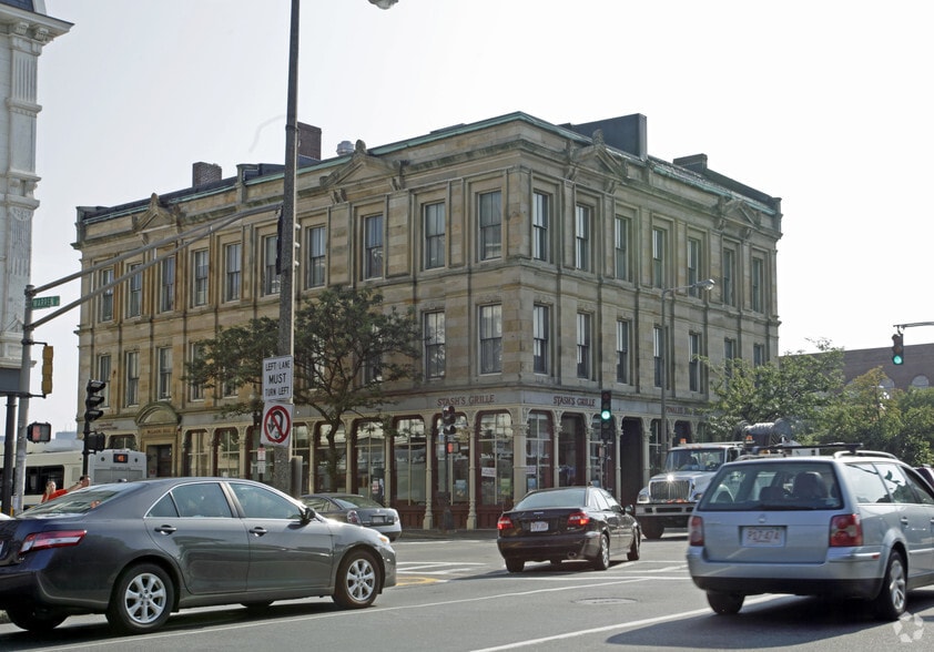 52-58 Warren St, Roxbury, MA à louer - Photo du bâtiment - Image 2 de 3