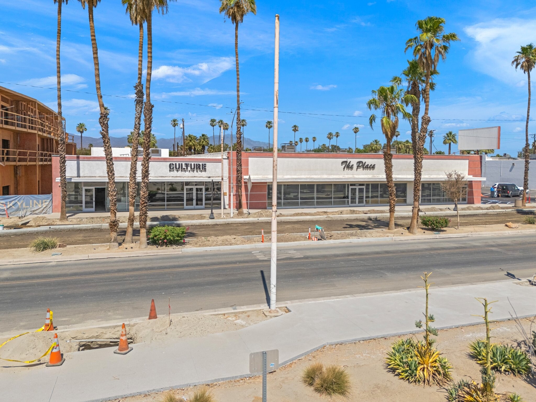 45151 Oasis St, Indio, CA à vendre Photo du bâtiment- Image 1 de 49