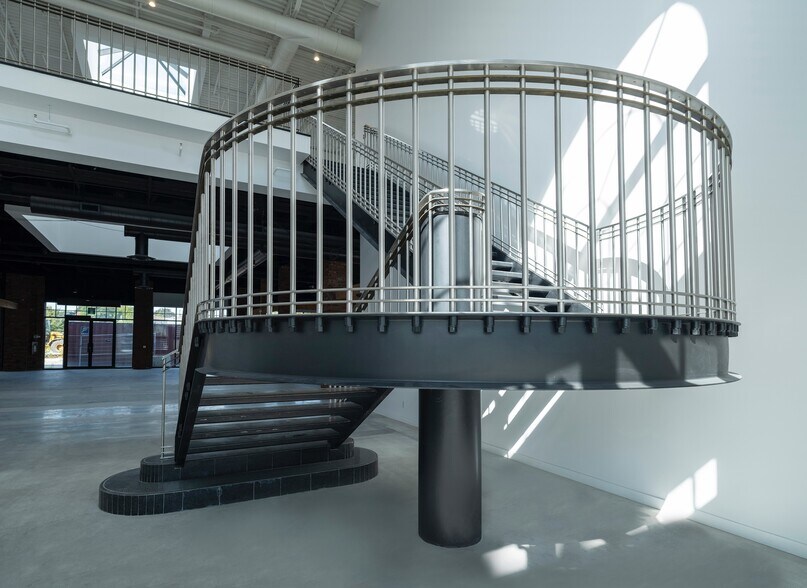 2650 St Clair Av W, Toronto, ON à vendre - Photo intérieure - Image 2 de 99