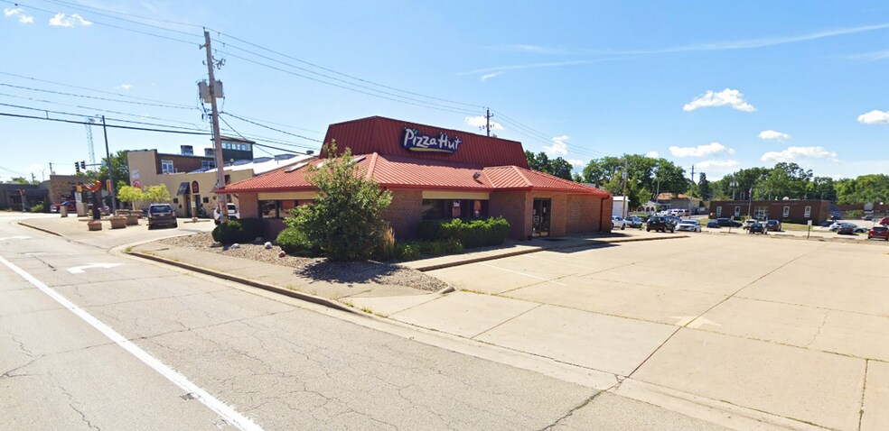 118 W Center St, Eureka, IL for sale - Primary Photo - Image 1 of 1