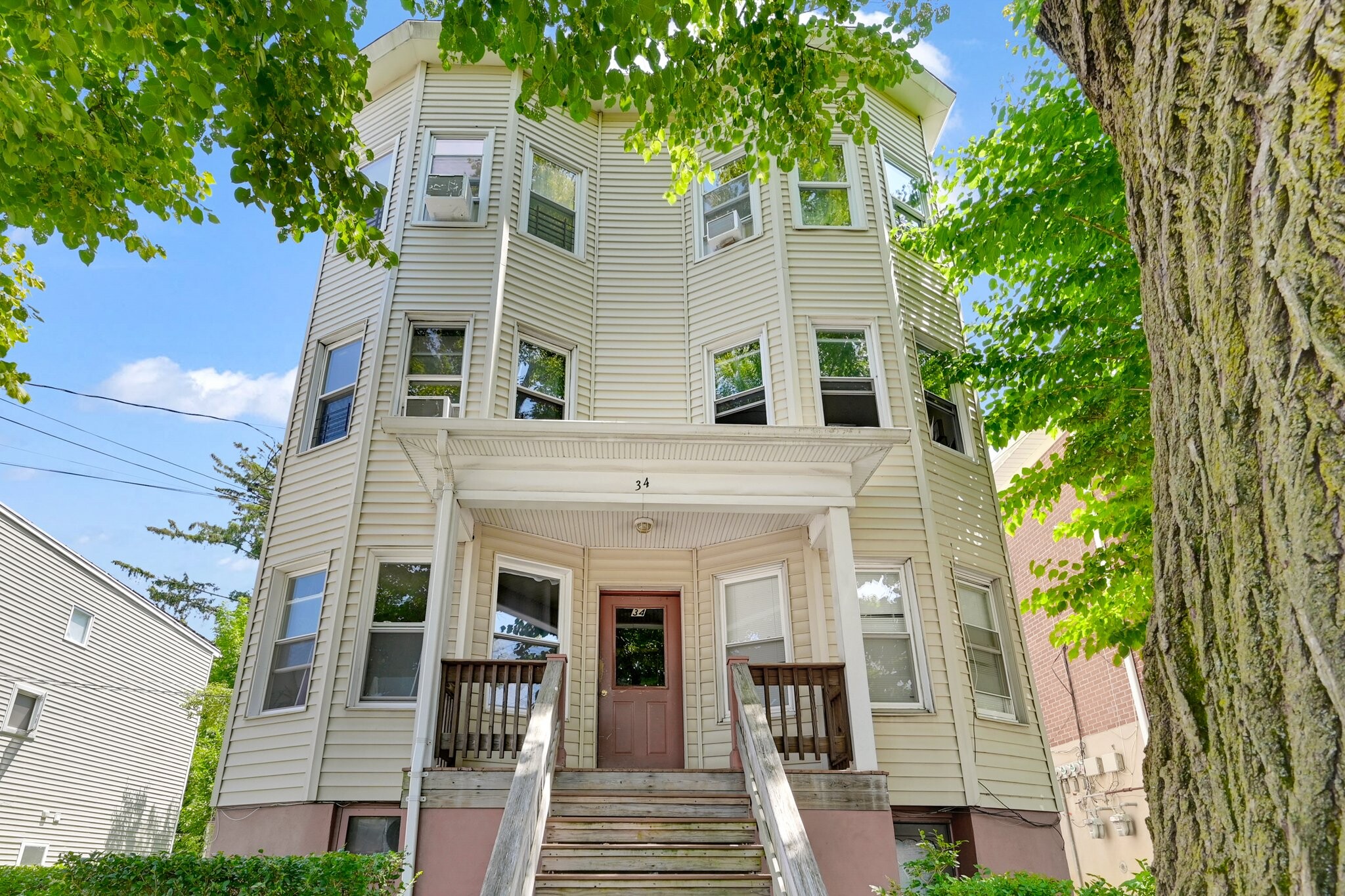 34 Clarendon Ave, Yonkers, NY for sale Primary Photo- Image 1 of 28