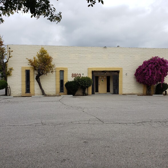 8803 Shirley Ave, Northridge, CA for lease - Building Photo - Image 1 of 5