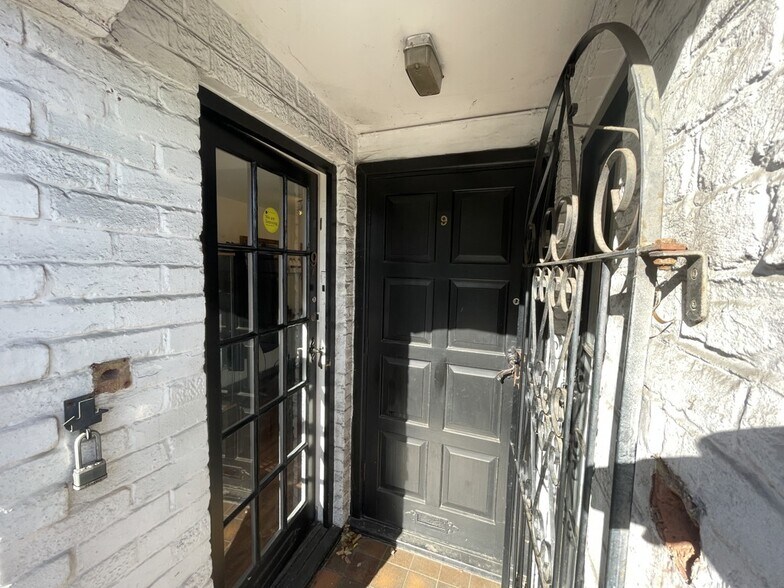 9 High St, Burnham à louer - Photo du bâtiment - Image 3 de 3