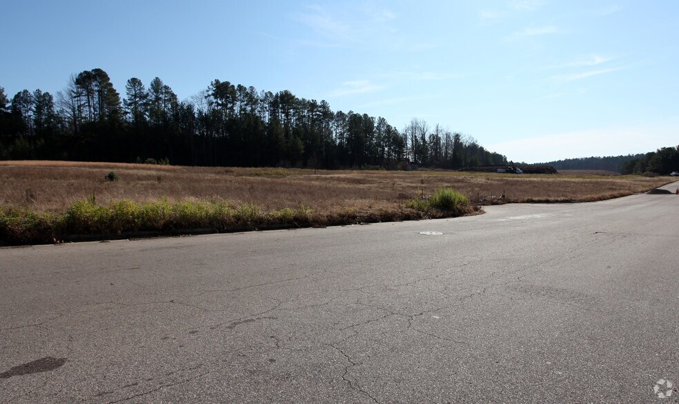 7523 Glenwood Ave, Raleigh, NC à louer - Photo du bâtiment - Image 2 de 2